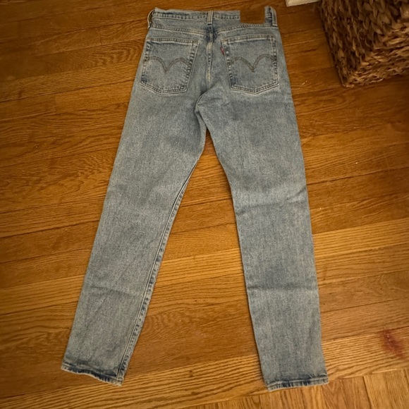 Levi’s • Wedgie Fit Straight Leg Jeans • 25 - Picture 3 of 4